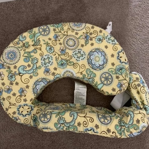 NWOT My brest friend nursing pillow - Picture 2 of 2